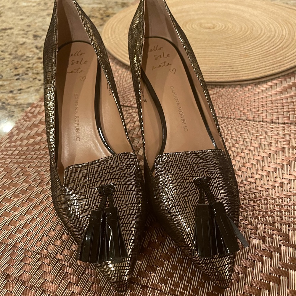 Banana Republic Gold Tassel Heels!